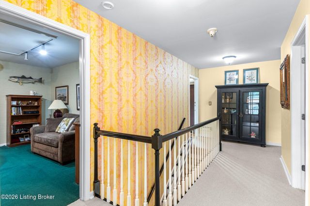 4911 Crofton Rd, Louisville, KY 40207