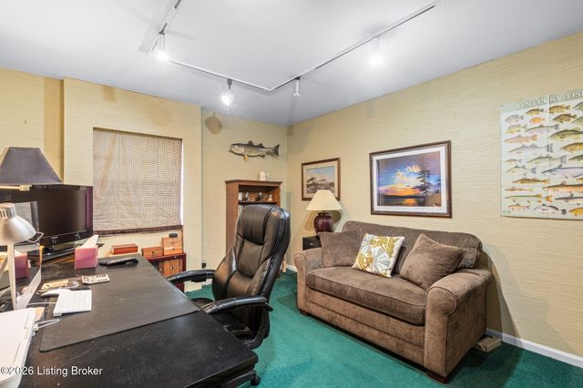 4911 Crofton Rd, Louisville, KY 40207