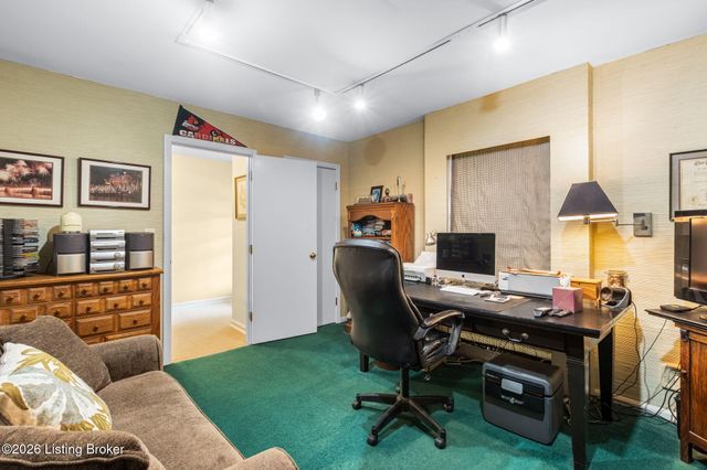 4911 Crofton Rd, Louisville, KY 40207