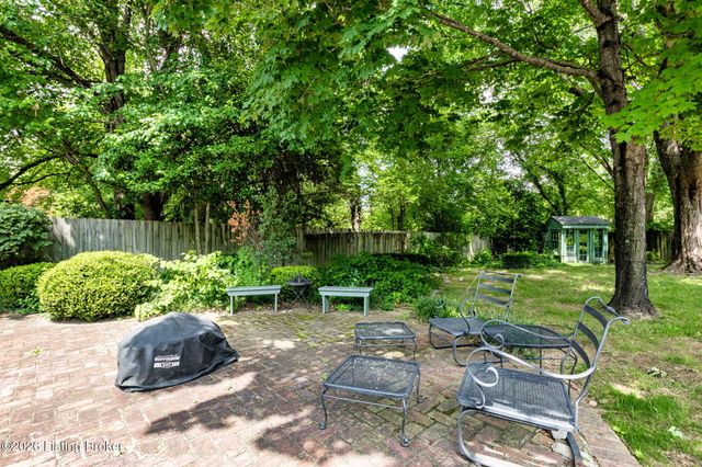 4911 Crofton Rd, Louisville, KY 40207