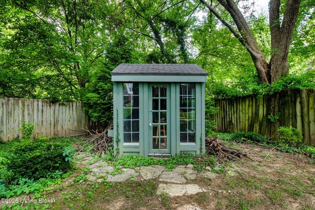4911 Crofton Rd, Louisville, KY 40207
