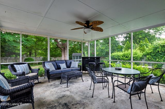4911 Crofton Rd, Louisville, KY 40207