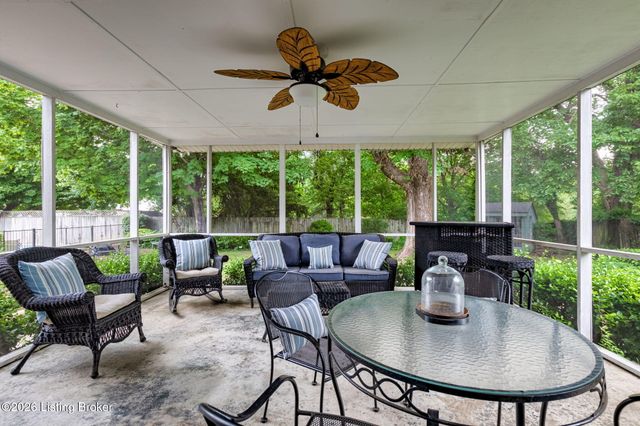 4911 Crofton Rd, Louisville, KY 40207