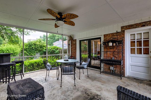 4911 Crofton Rd, Louisville, KY 40207