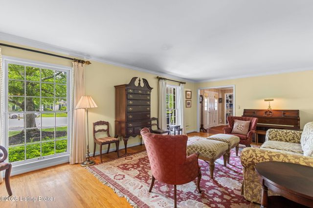 4911 Crofton Rd, Louisville, KY 40207