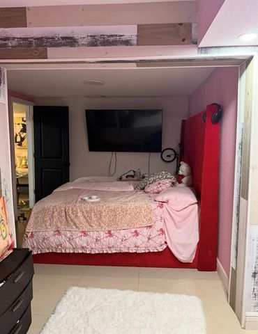 7018 N HALE AVENUE, Tampa, FL 33614