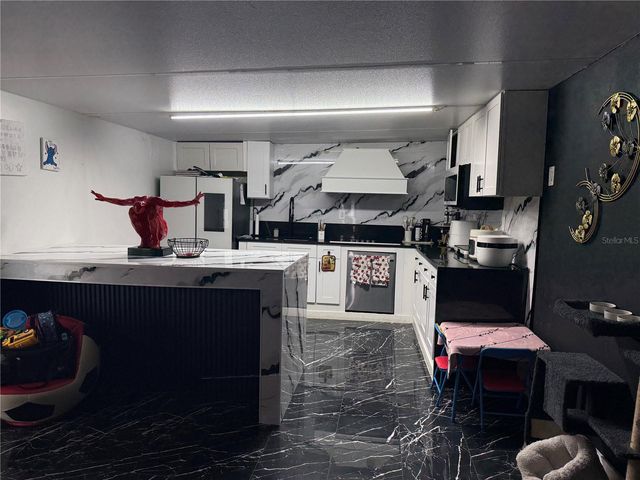 7018 N HALE AVENUE, Tampa, FL 33614