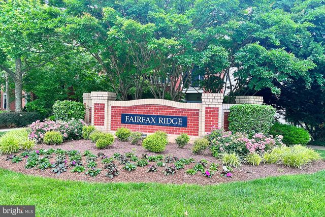 11305 Aristotle Dr Apt 206, Fairfax, VA 22030