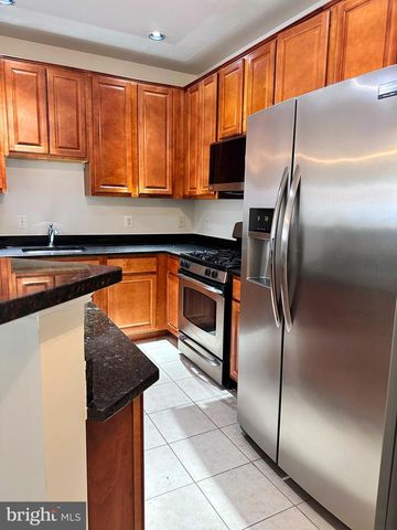 11305 Aristotle Dr Apt 206, Fairfax, VA 22030