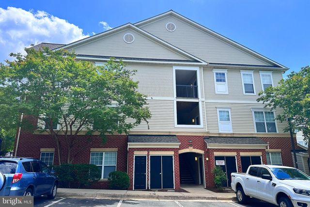 11305 Aristotle Dr Apt 206, Fairfax, VA 22030