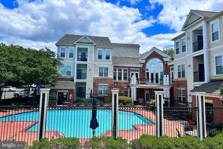 11305 Aristotle Dr Apt 206, Fairfax, VA 22030