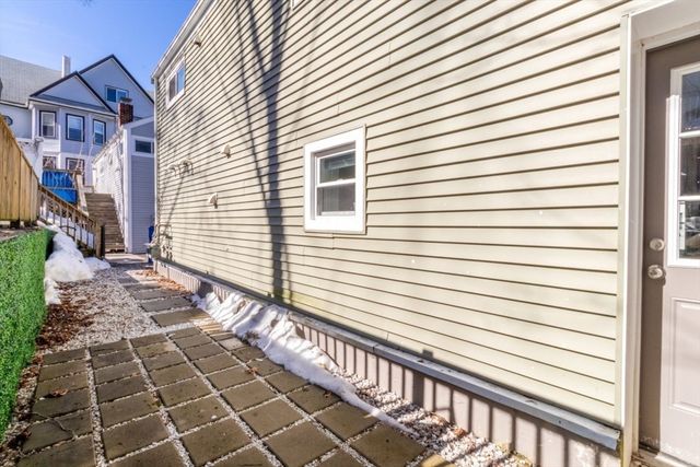 43 Sagamore Ave 1, Winthrop, MA 02152