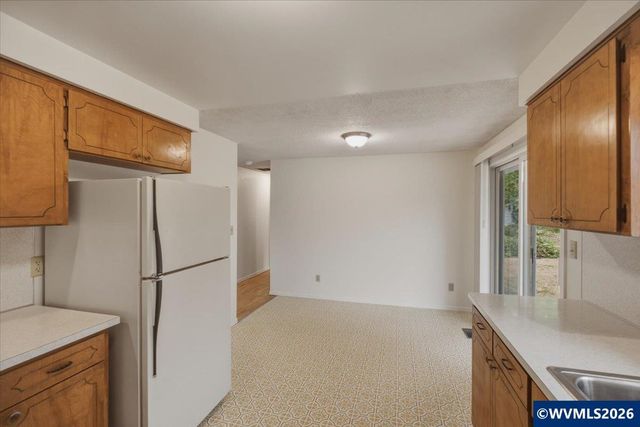 809 33rd Av SE, Albany, OR 97322