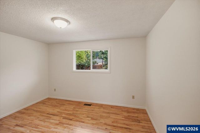 809 33rd Av SE, Albany, OR 97322