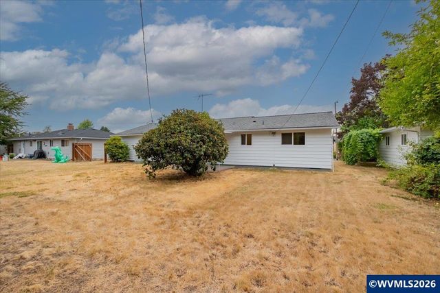 809 33rd Av SE, Albany, OR 97322