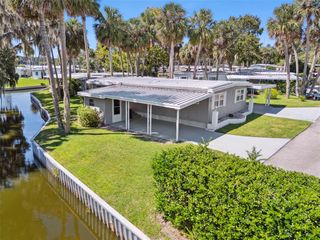 52 SABAL PALM CIRCLE, Eustis, FL 32726