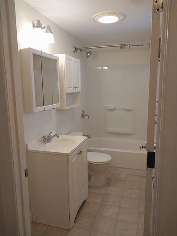 49 Salem St 1, Haverhill, MA 01835