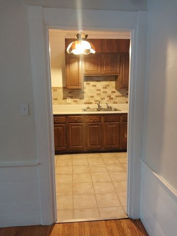 49 Salem St 1, Haverhill, MA 01835