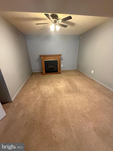 303 PEMBRIDGE DR, Winchester, VA 22602