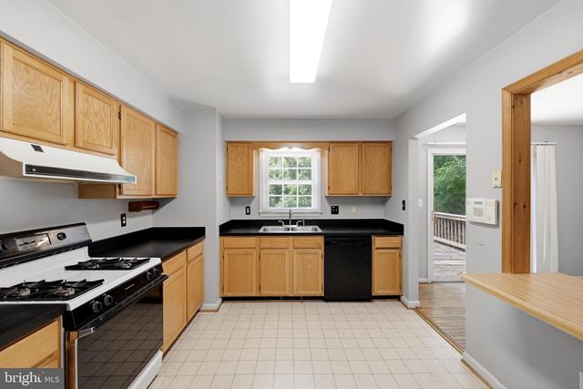303 PEMBRIDGE DR, Winchester, VA 22602