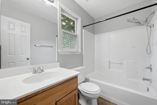 303 PEMBRIDGE DR, Winchester, VA 22602