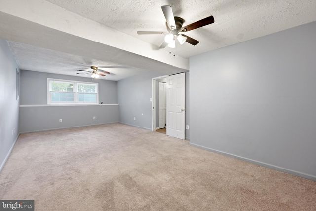 303 PEMBRIDGE DR, Winchester, VA 22602