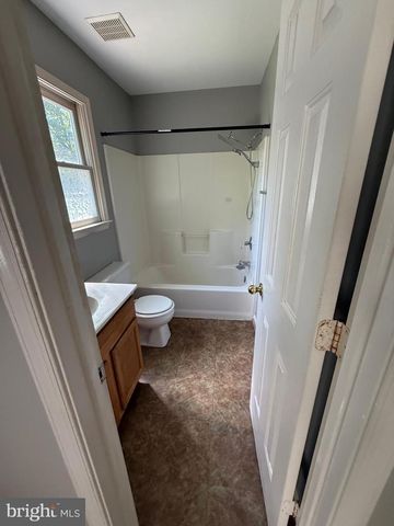 303 PEMBRIDGE DR, Winchester, VA 22602
