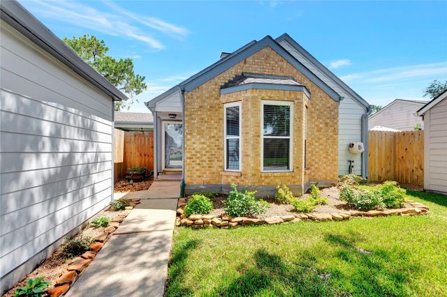 16707 Ashmoor Court, Houston, TX 77058