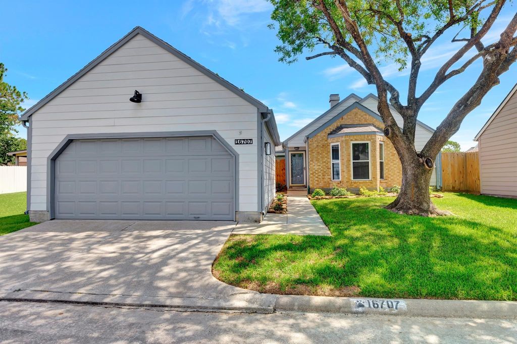 16707 Ashmoor Court, Houston, TX 77058