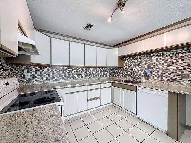 11404 SE 56TH AVENUE, Belleview, FL 34420