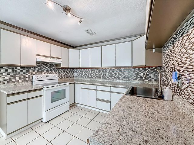 11404 SE 56TH AVENUE, Belleview, FL 34420