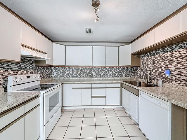 11404 SE 56TH AVENUE, Belleview, FL 34420