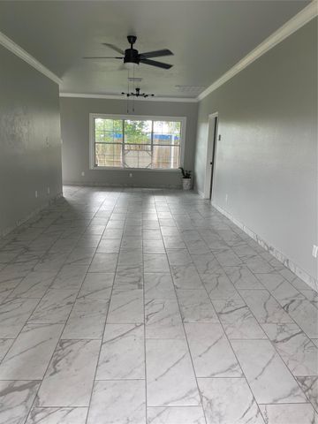 516 Battleview Road, La Porte, TX 77571