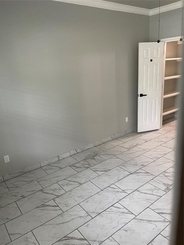 516 Battleview Road, La Porte, TX 77571