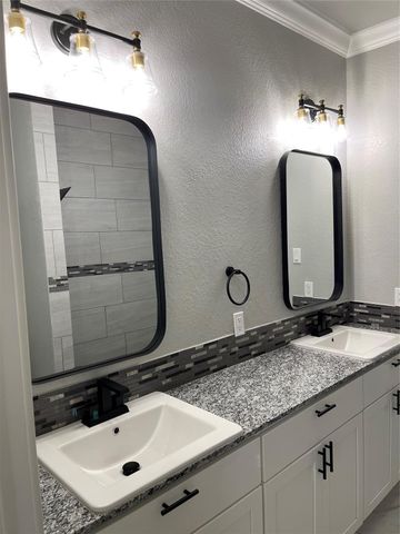 516 Battleview Road, La Porte, TX 77571