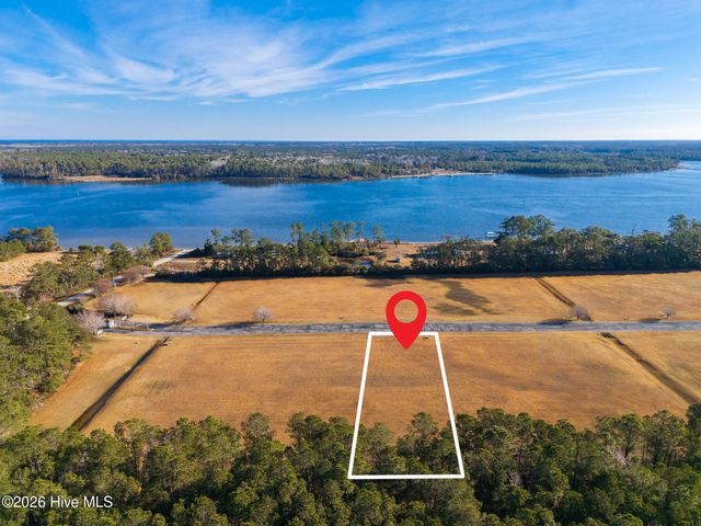 106 Waterway Drive, Havelock, NC 28532