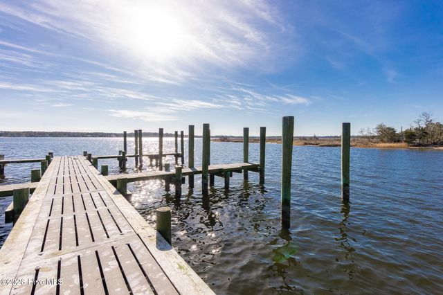 106 Waterway Drive, Havelock, NC 28532