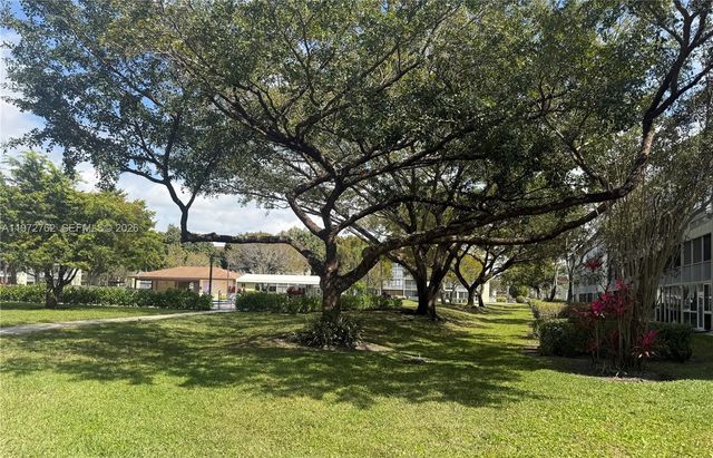 13255 SW 9th Ct 209G, Pembroke Pines, FL 33027