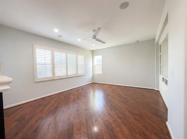 1124 Lake Park Dr, Oakley, CA 94561