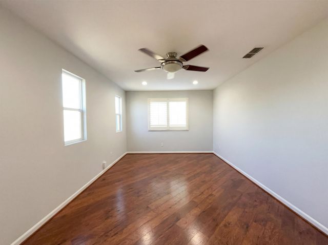 1124 Lake Park Dr, Oakley, CA 94561