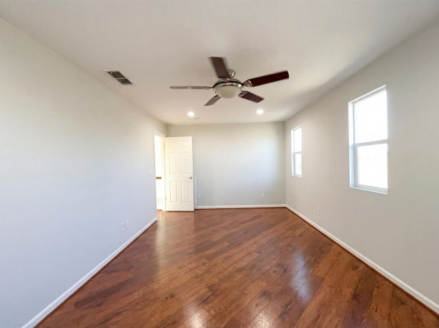 1124 Lake Park Dr, Oakley, CA 94561