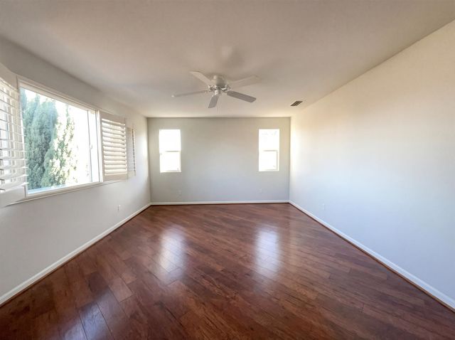 1124 Lake Park Dr, Oakley, CA 94561