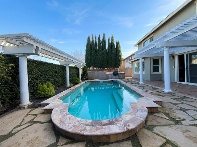 1124 Lake Park Dr, Oakley, CA 94561