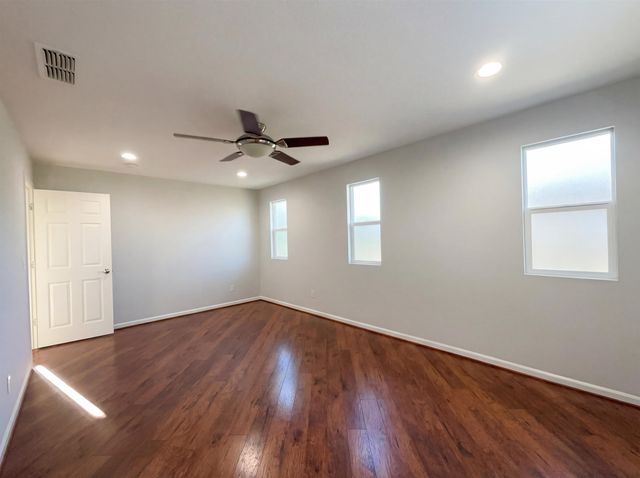 1124 Lake Park Dr, Oakley, CA 94561