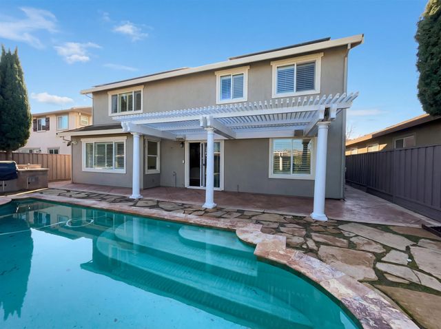 1124 Lake Park Dr, Oakley, CA 94561