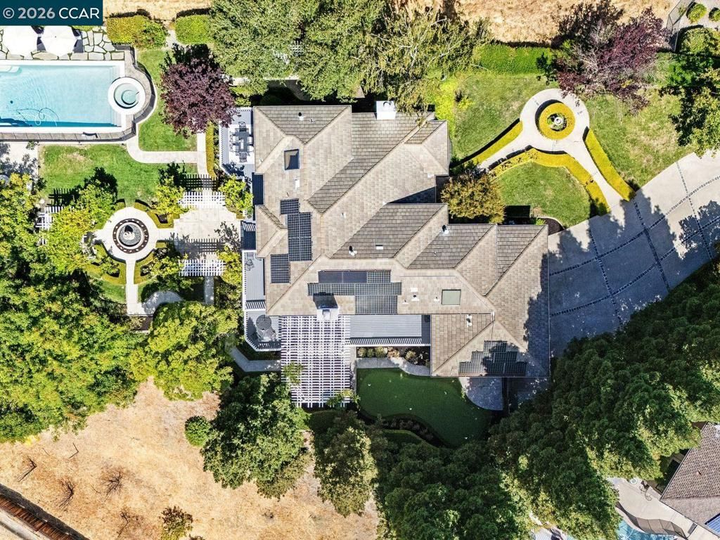 Image 2 of property listing at 3911 Deer Trail Ln, Danville, CA 94506
