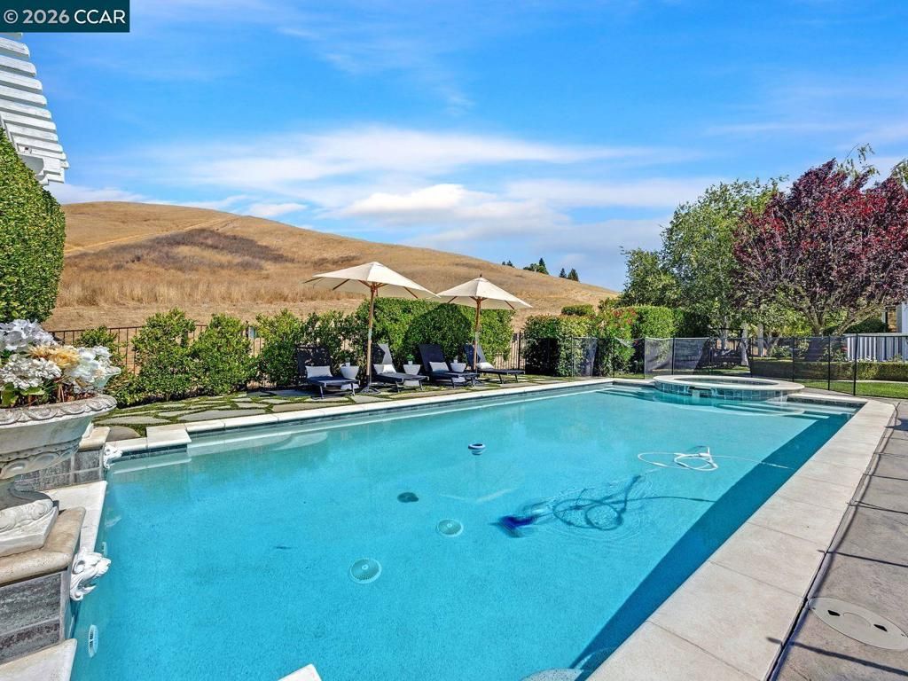 Image 34 of property listing at 3911 Deer Trail Ln, Danville, CA 94506