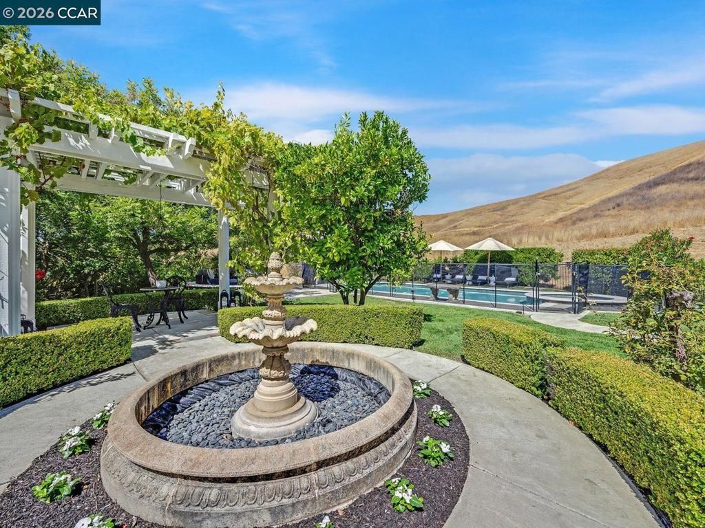 Image 39 of property listing at 3911 Deer Trail Ln, Danville, CA 94506