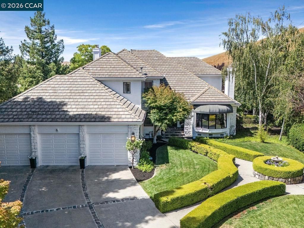 Image 4 of property listing at 3911 Deer Trail Ln, Danville, CA 94506