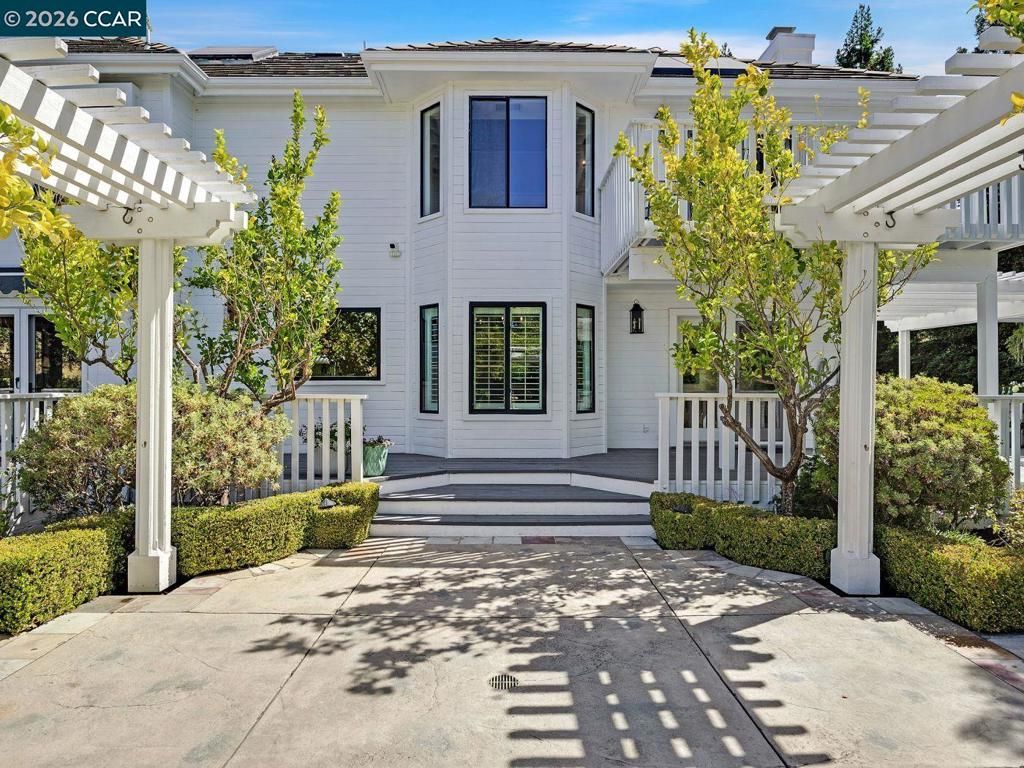 Image 44 of property listing at 3911 Deer Trail Ln, Danville, CA 94506